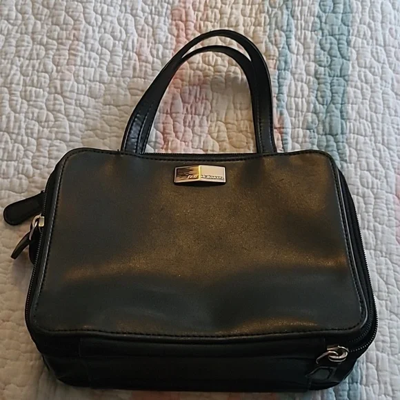Liz Claiborne black purse - Picture 1 of 5